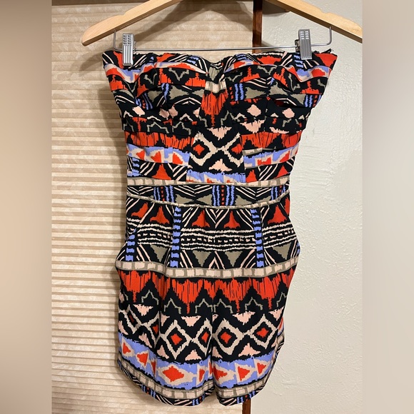 Bebe Multi-Colored Shorts Romper, size 0 - Picture 1 of 7